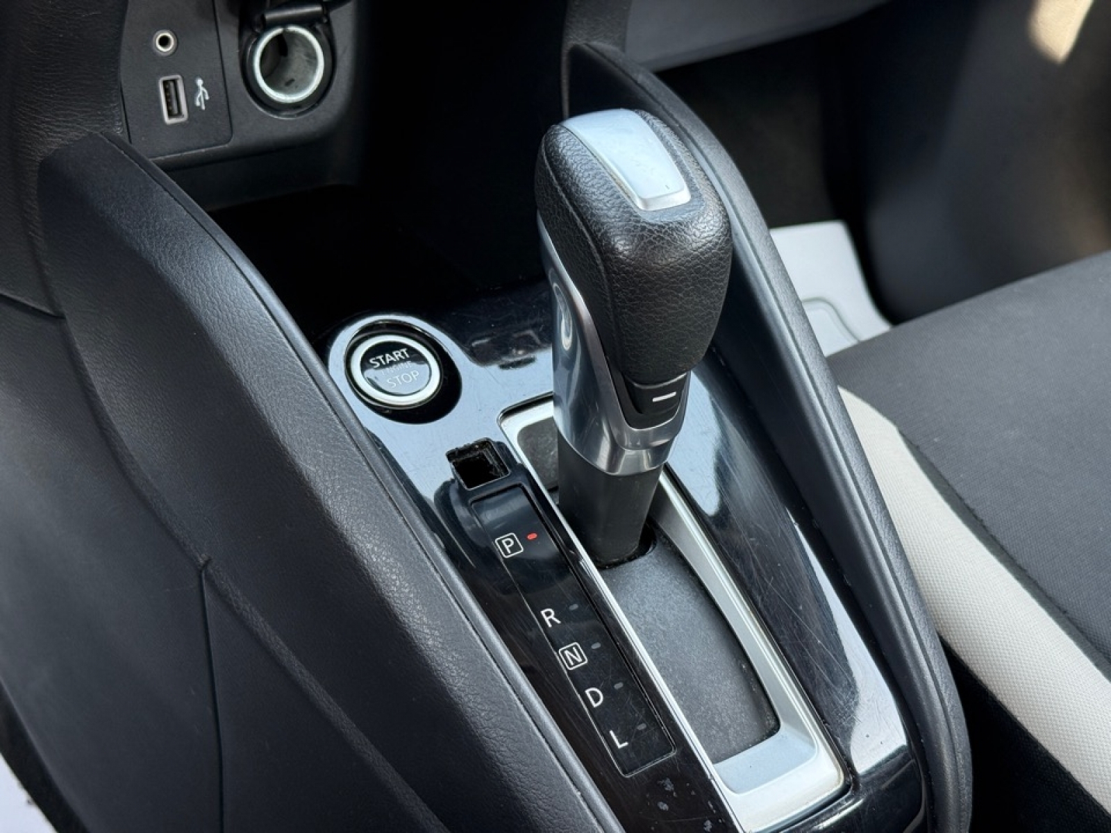 2021 Nissan Versa SV photo 24