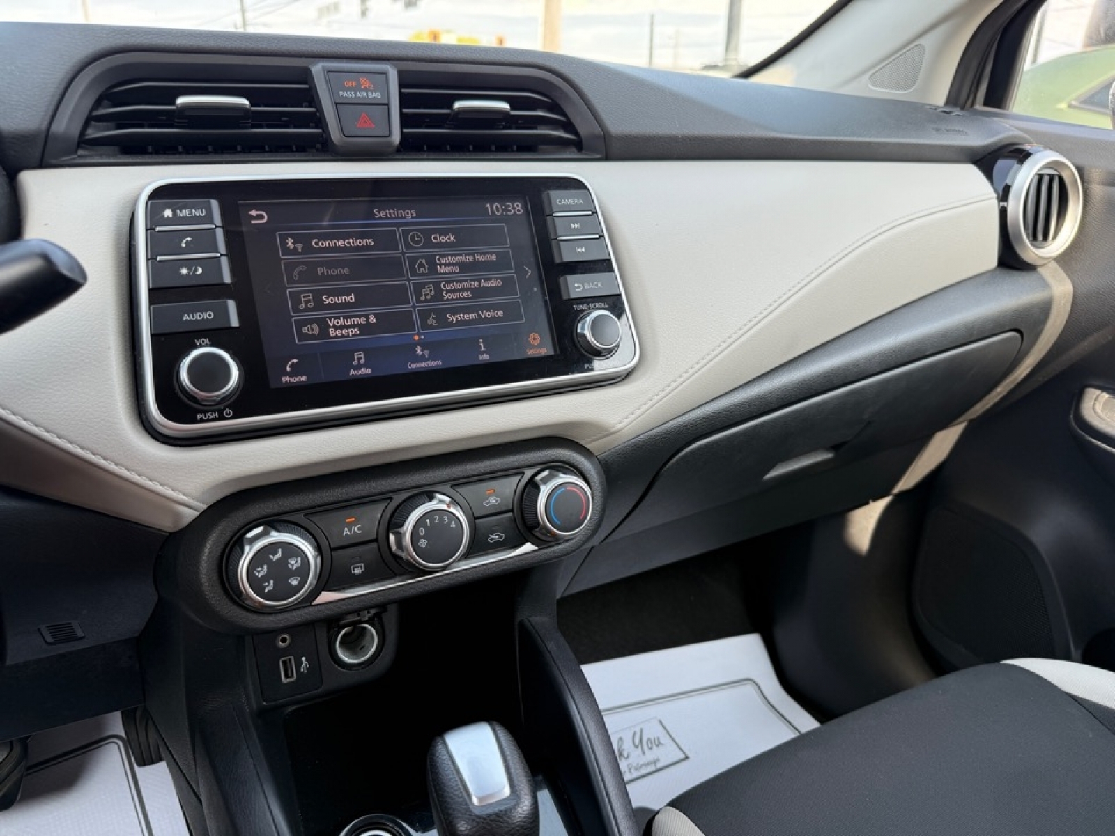 2021 Nissan Versa SV photo 25
