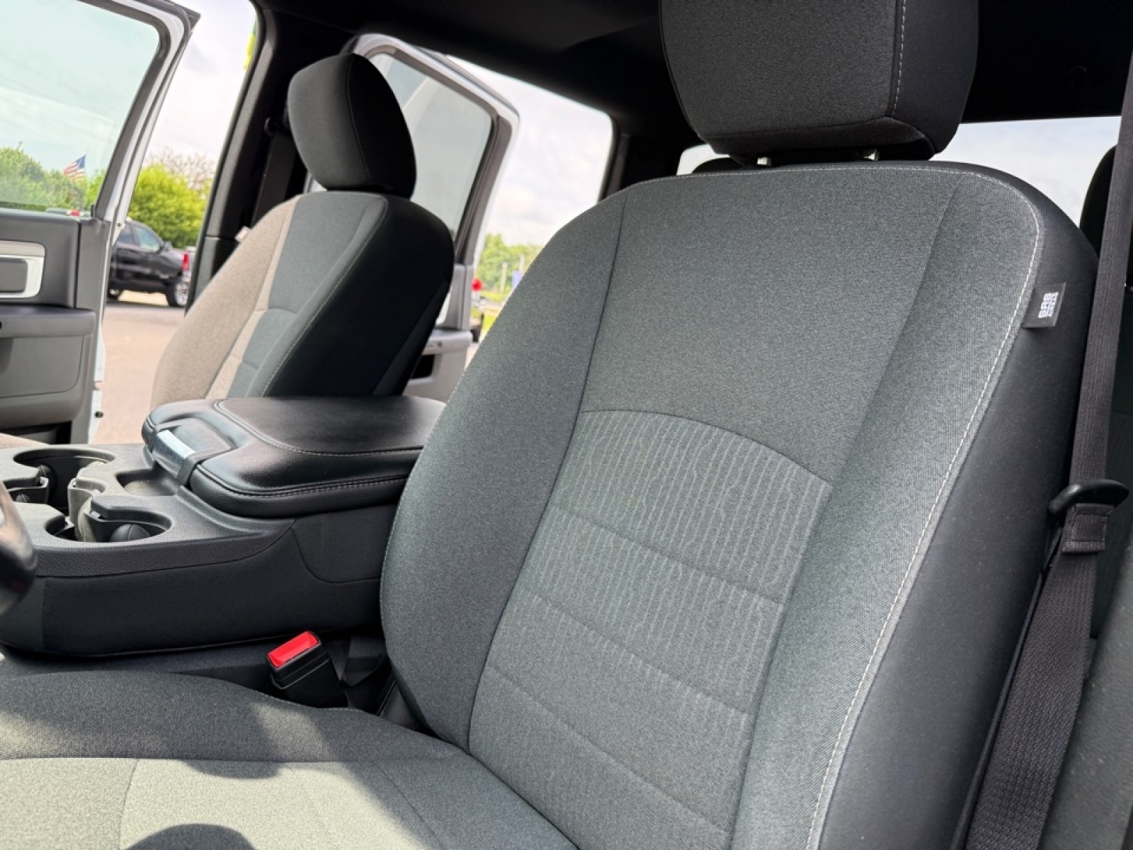 2021 Ram 1500 Classic SLT, 38537, Photo