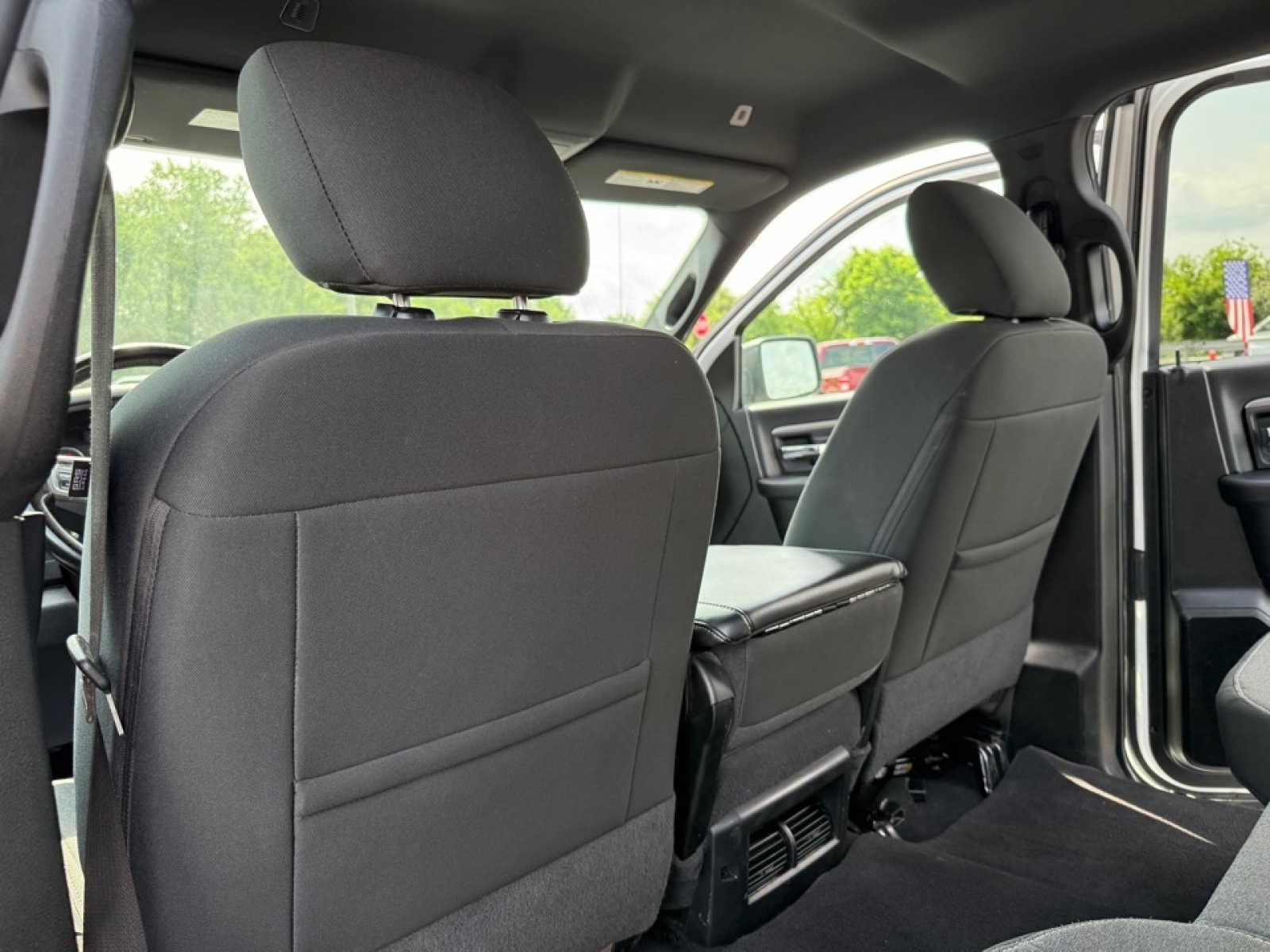 2021 Ram 1500 Classic SLT, 38537, Photo