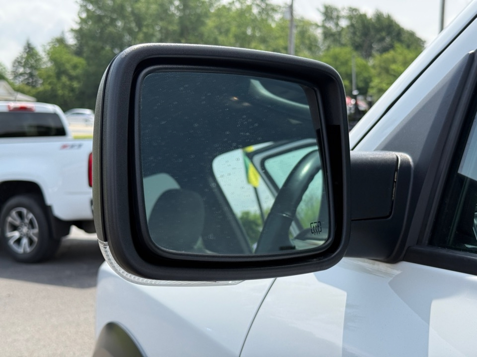 2021 Ram 1500 Classic SLT, 38537, Photo