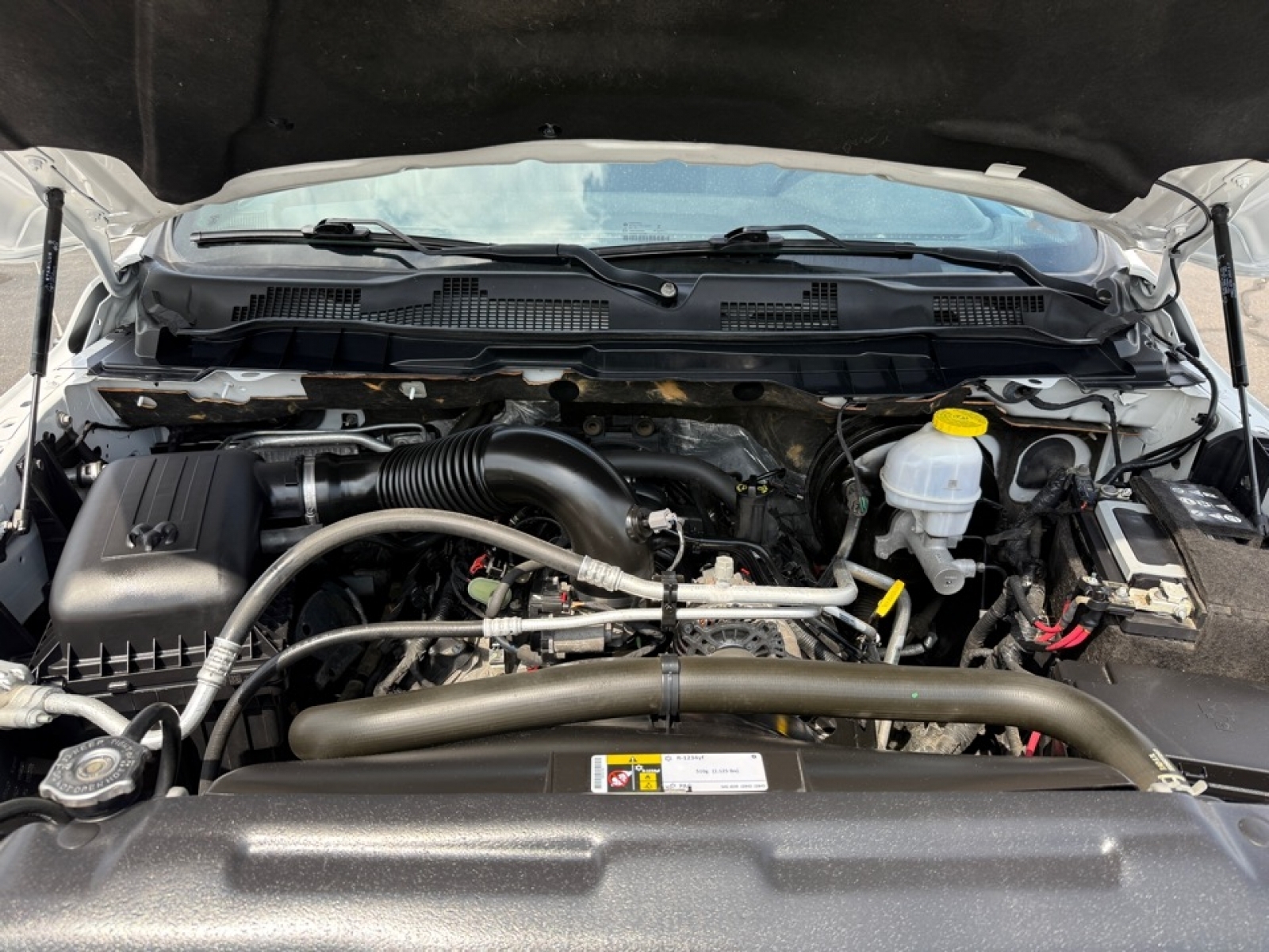 2021 Ram 1500 Classic SLT, 38537, Photo