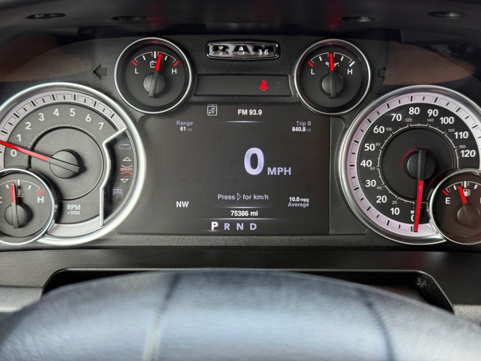 2021 Ram 1500 Classic SLT, 38537, Photo