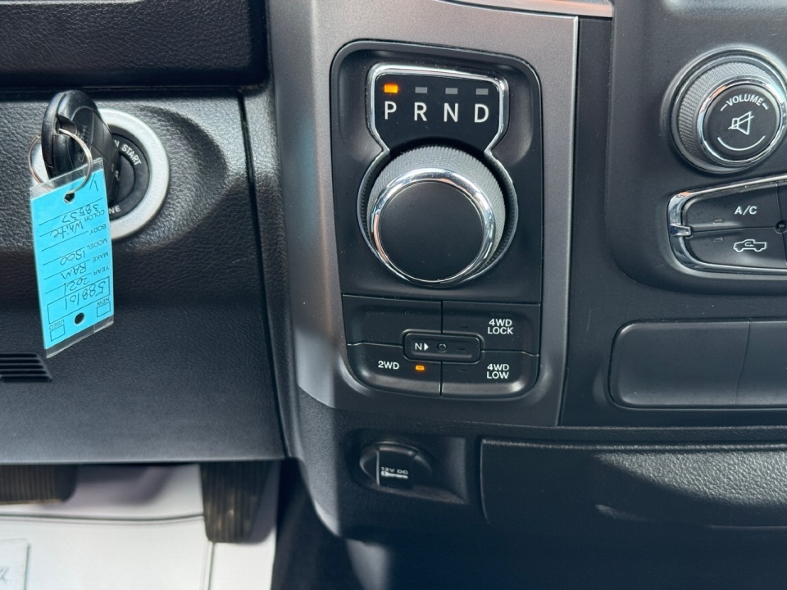 2021 Ram 1500 Classic SLT, 38537, Photo