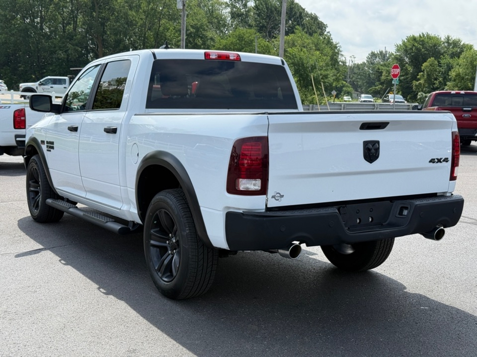2021 Ram 1500 Classic SLT, 38537, Photo