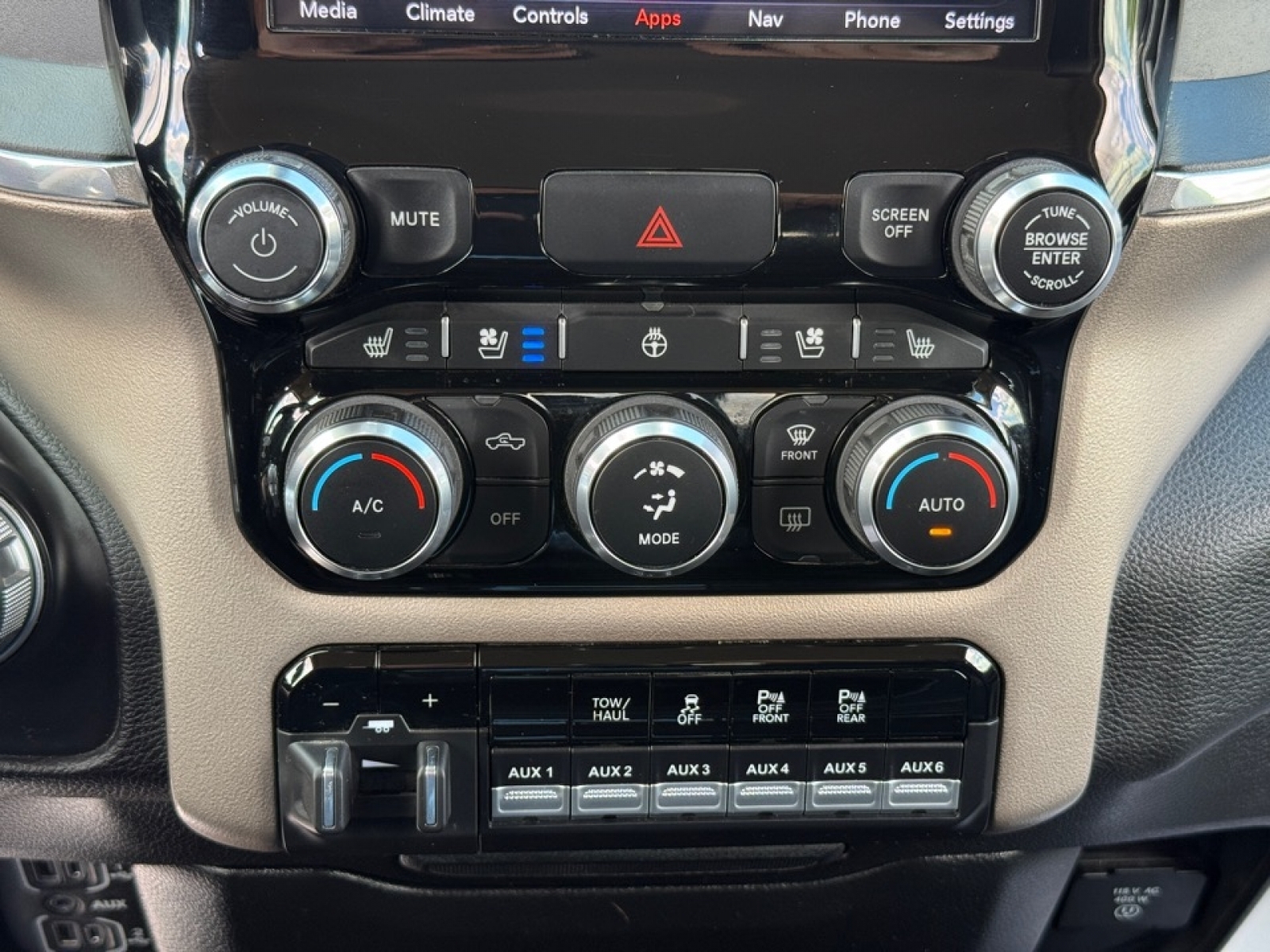 2021 Ram 2500 Laramie Crew Cab 4x4 8' Box, 39889, Photo