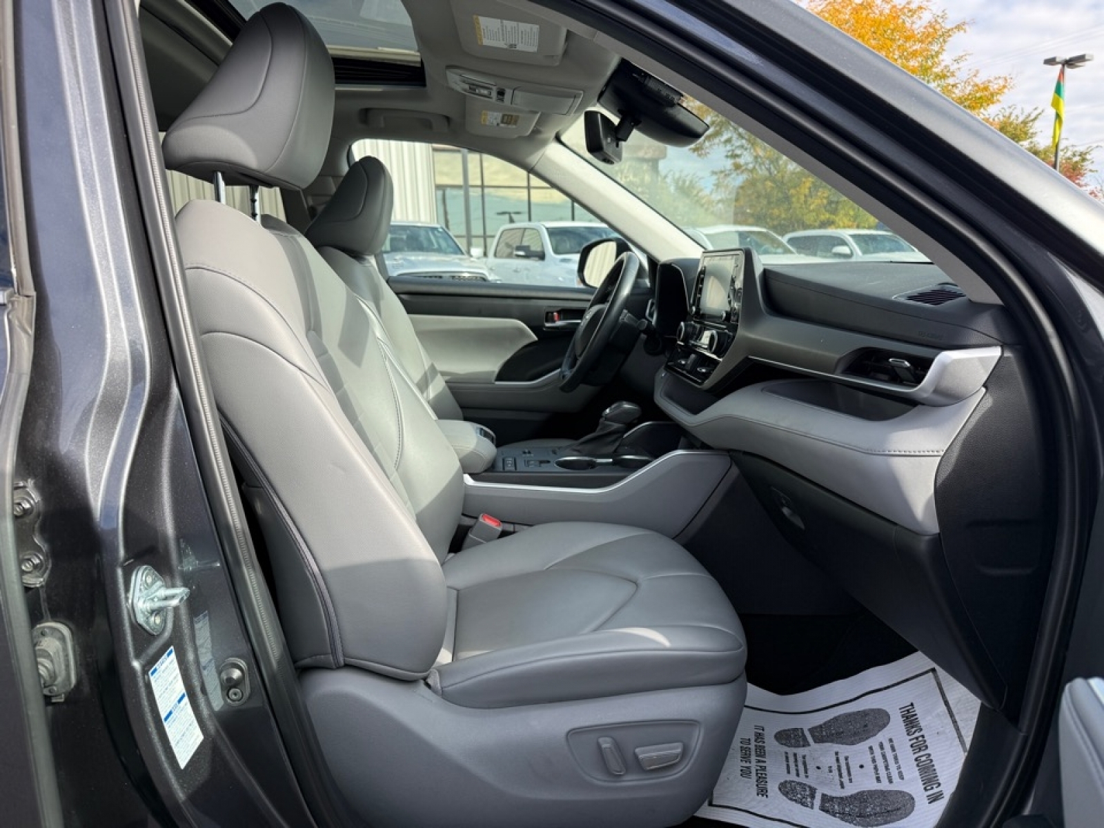 2021 Toyota Highlander Hybrid XLE, 39051, Photo