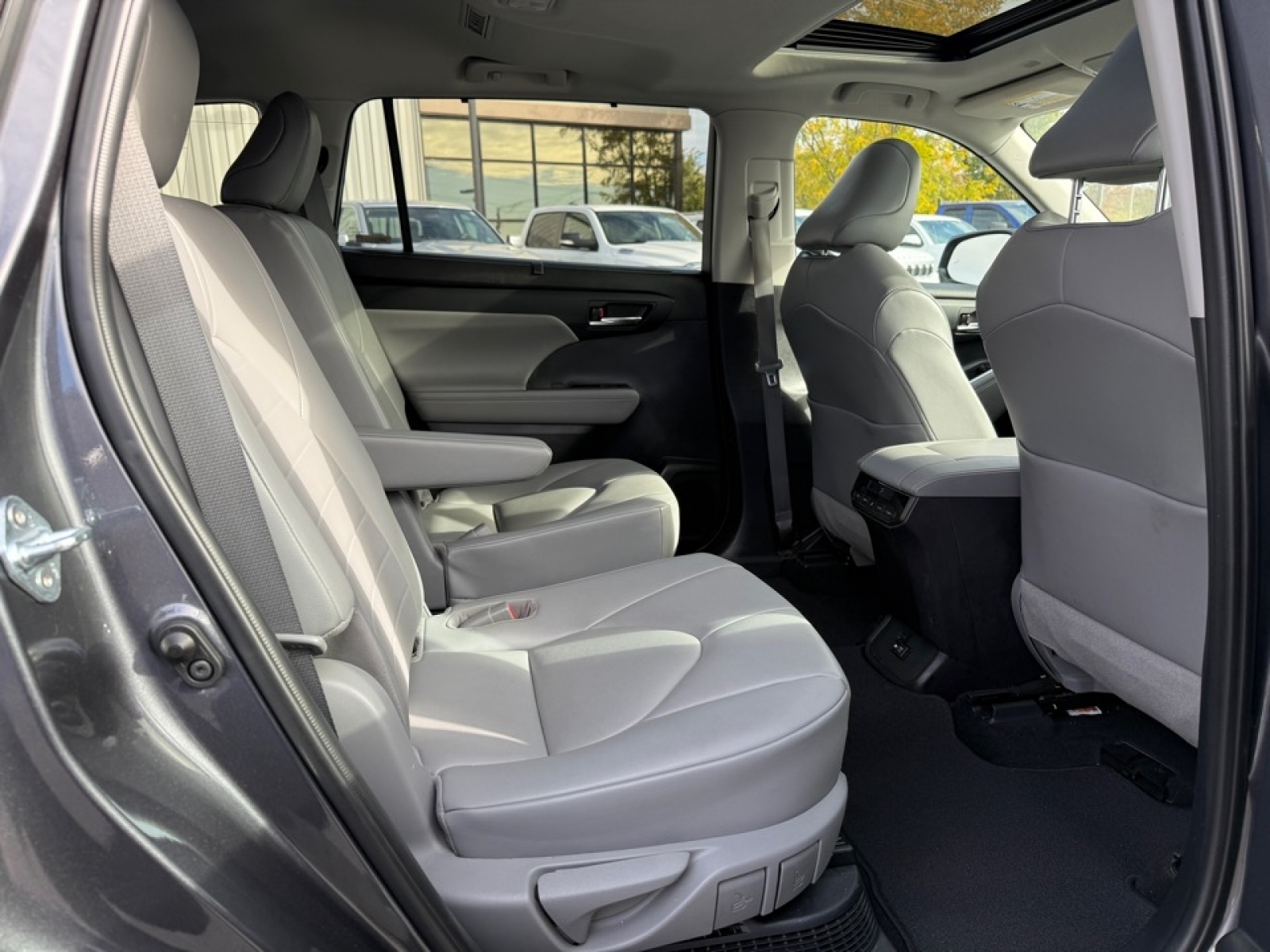 2021 Toyota Highlander Hybrid XLE, 39051, Photo