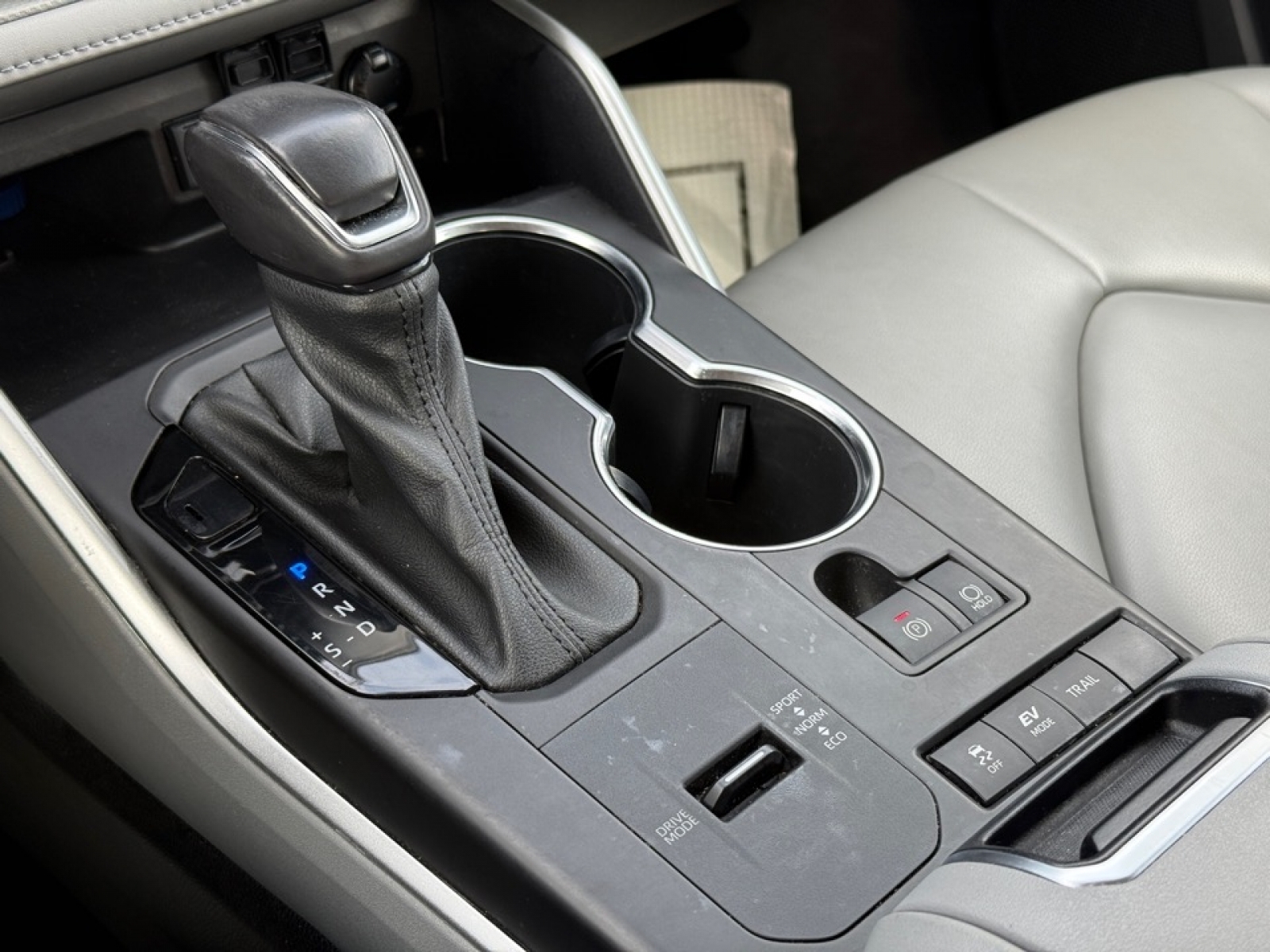 2021 Toyota Highlander Hybrid XLE, 39051, Photo