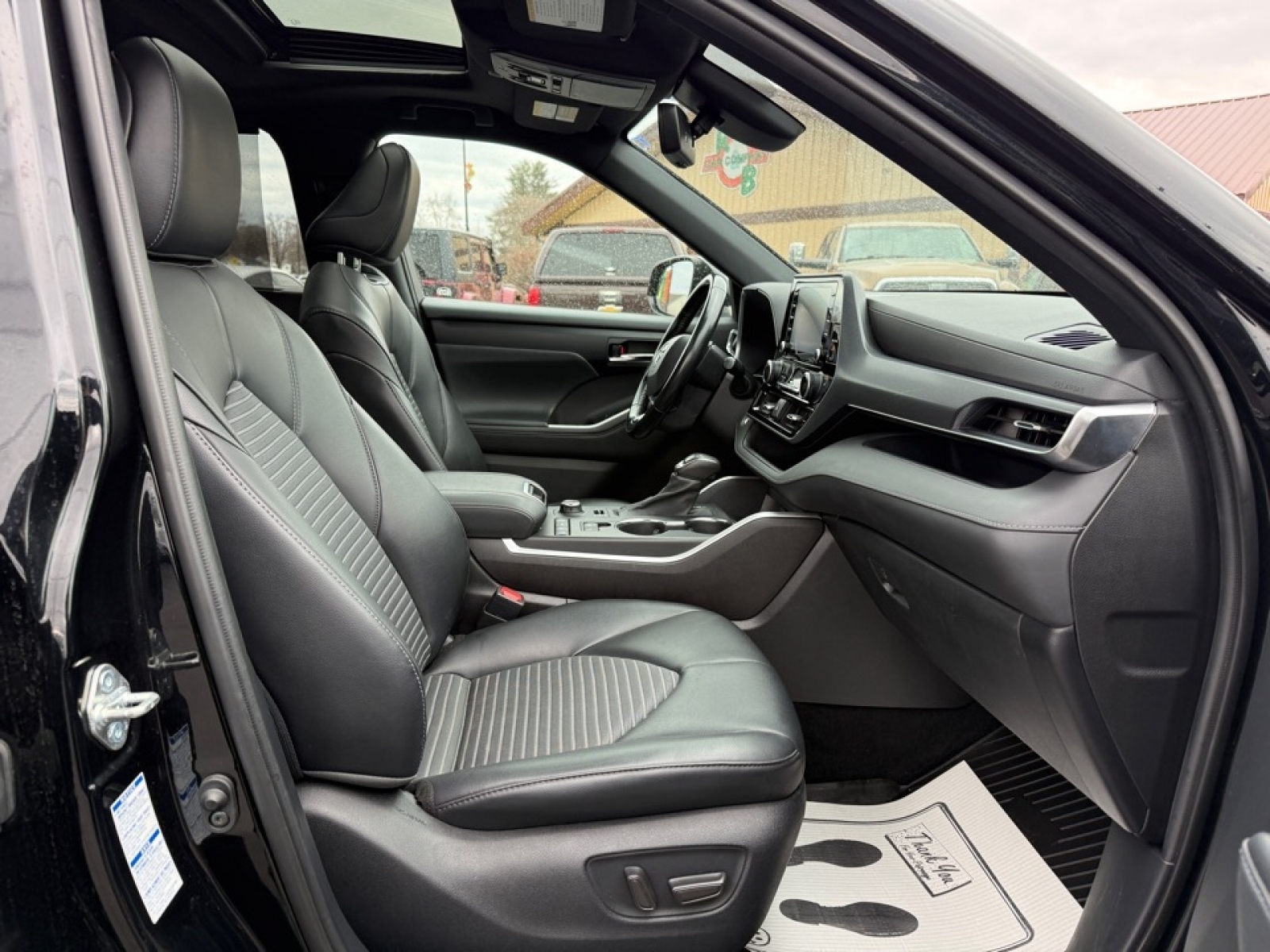 2021 Toyota Highlander XSE, 39248, Photo