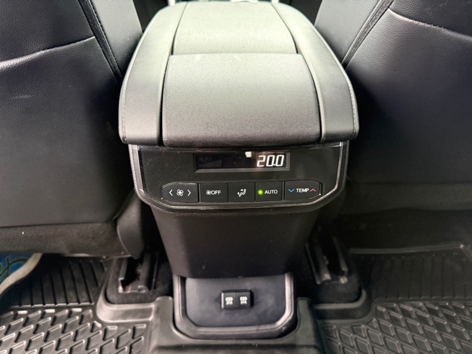 2021 Toyota Highlander XSE, 39248, Photo