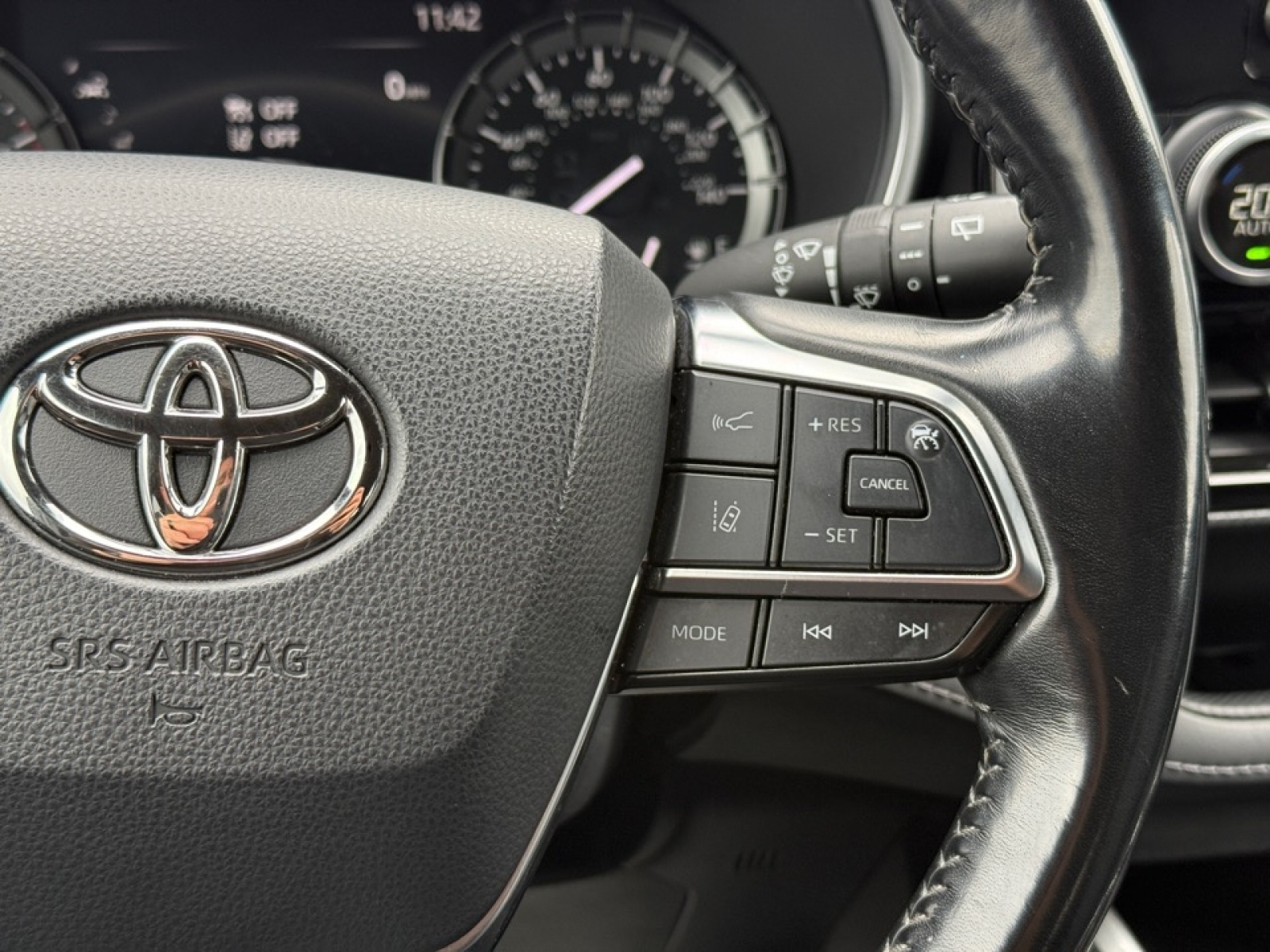 2021 Toyota Highlander XSE, 39248, Photo