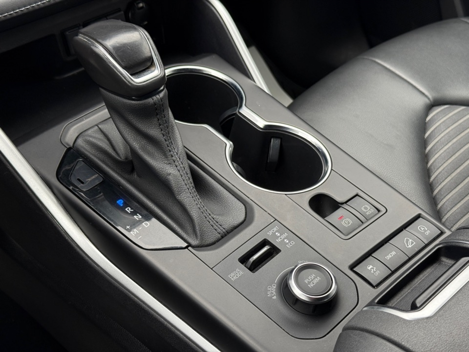 2021 Toyota Highlander XSE, 39248, Photo