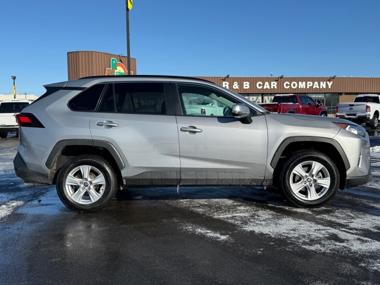 2021 Toyota RAV4 XLE, 39235, Photo