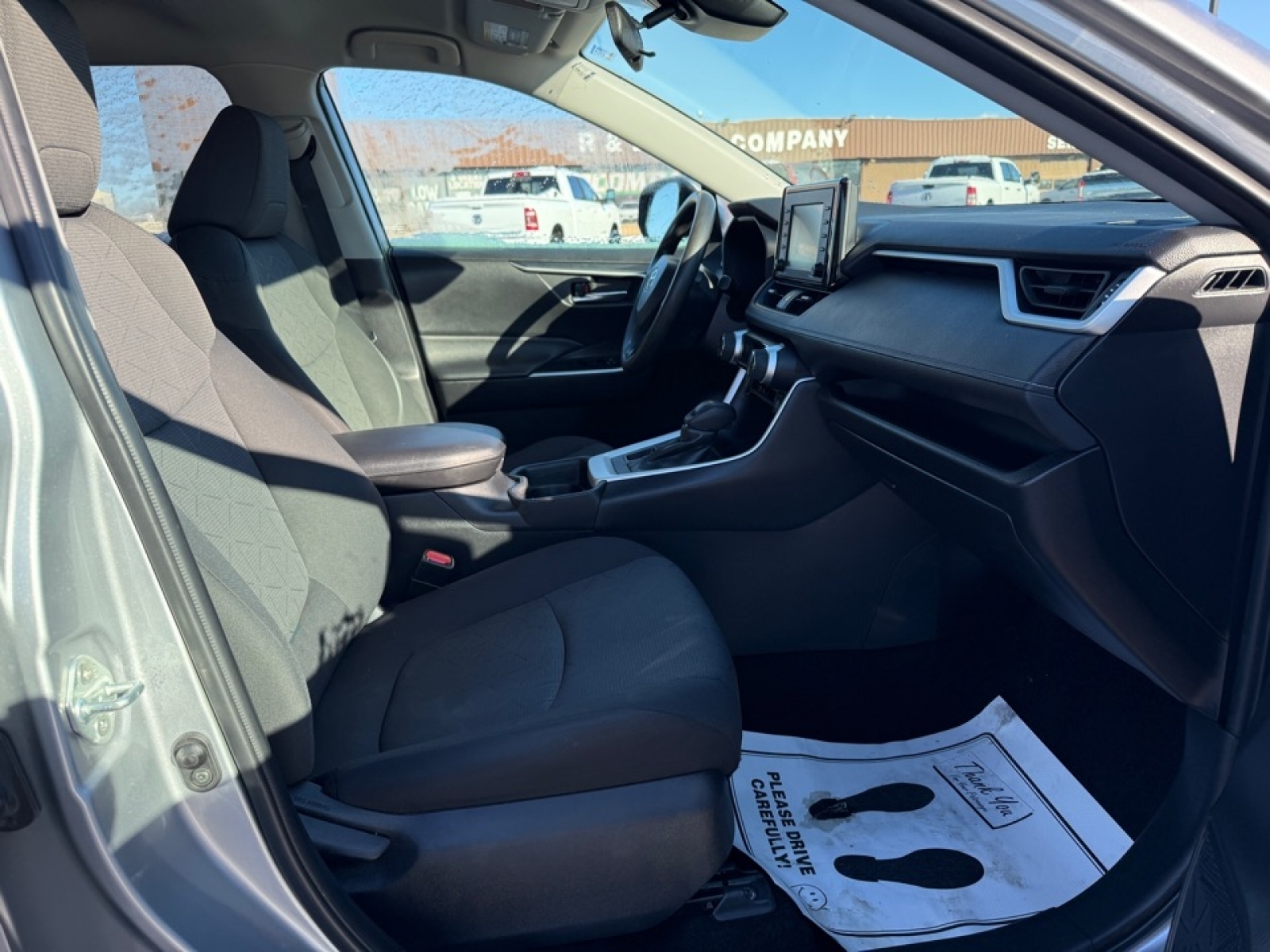 2021 Toyota RAV4 XLE, 39235, Photo