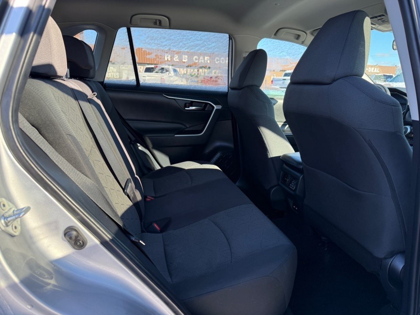 2021 Toyota RAV4 XLE, 39235, Photo