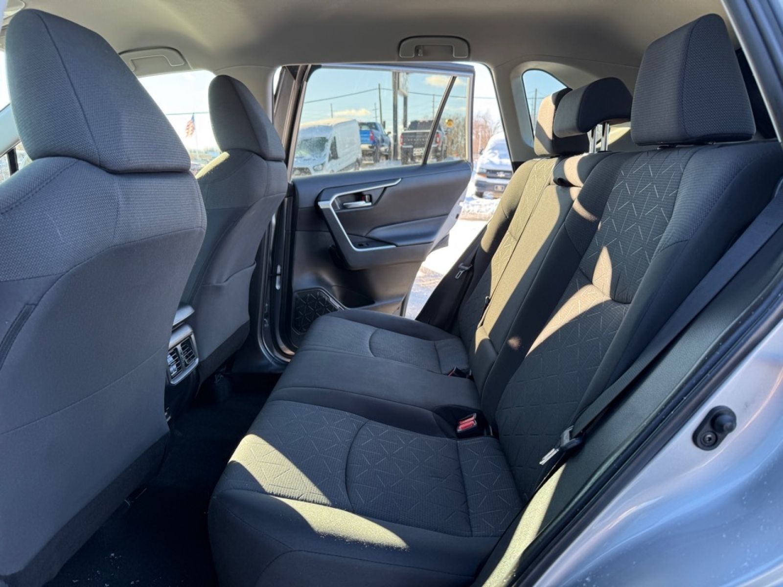 2021 Toyota RAV4 XLE, 39235, Photo