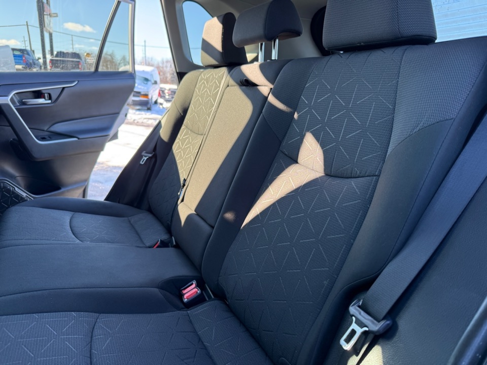 2021 Toyota RAV4 XLE, 39235, Photo