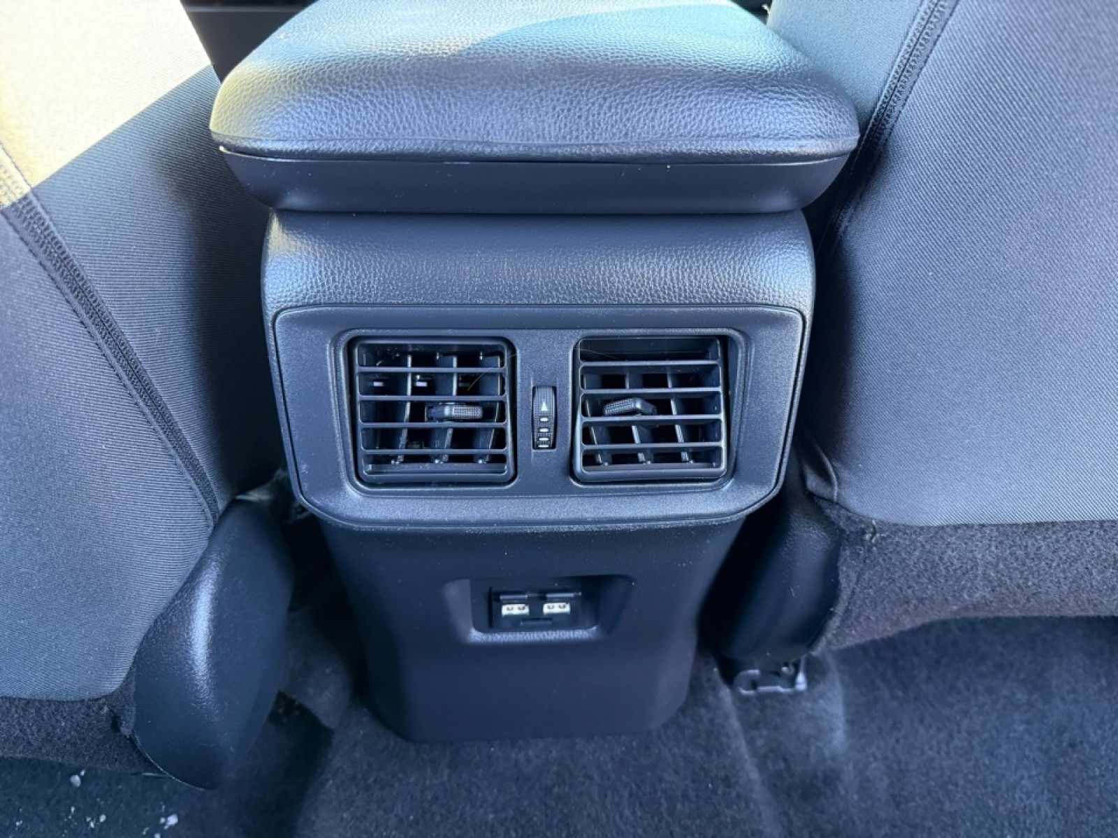 2021 Toyota RAV4 XLE, 39235, Photo