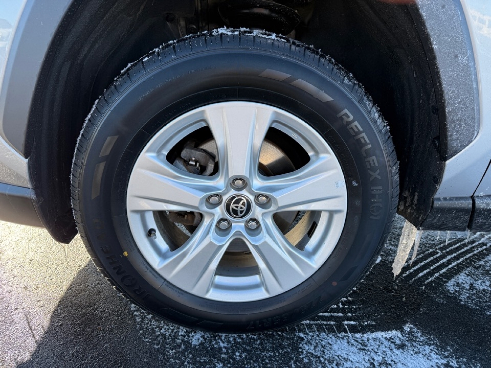 2021 Toyota RAV4 XLE, 39235, Photo