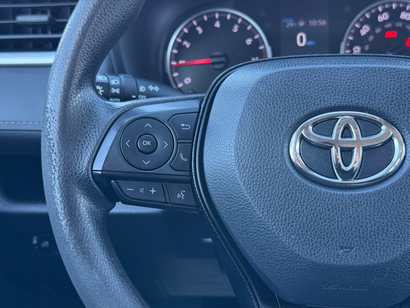 2021 Toyota RAV4 XLE, 39235, Photo