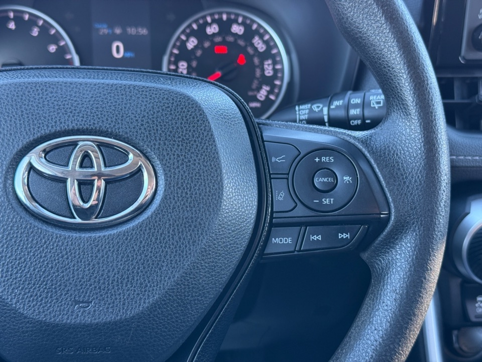 2021 Toyota RAV4 XLE, 39235, Photo