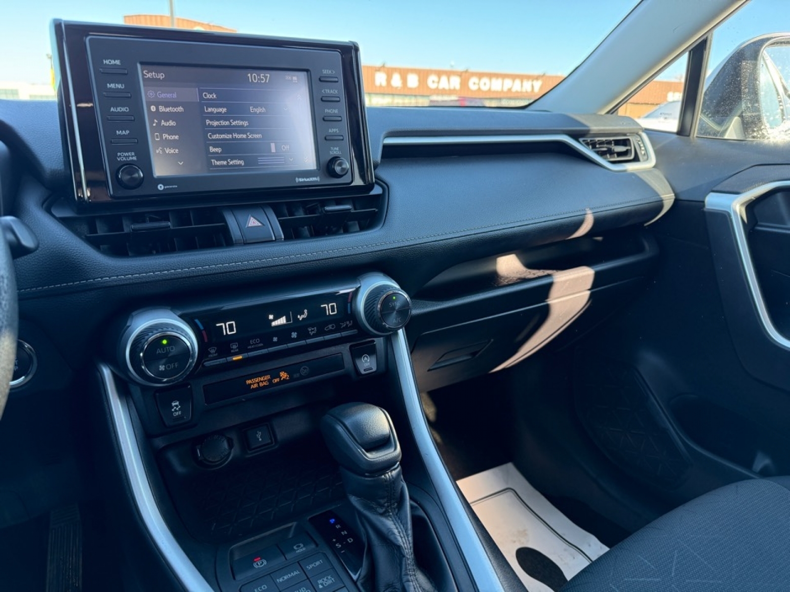 2021 Toyota RAV4 XLE, 39235, Photo