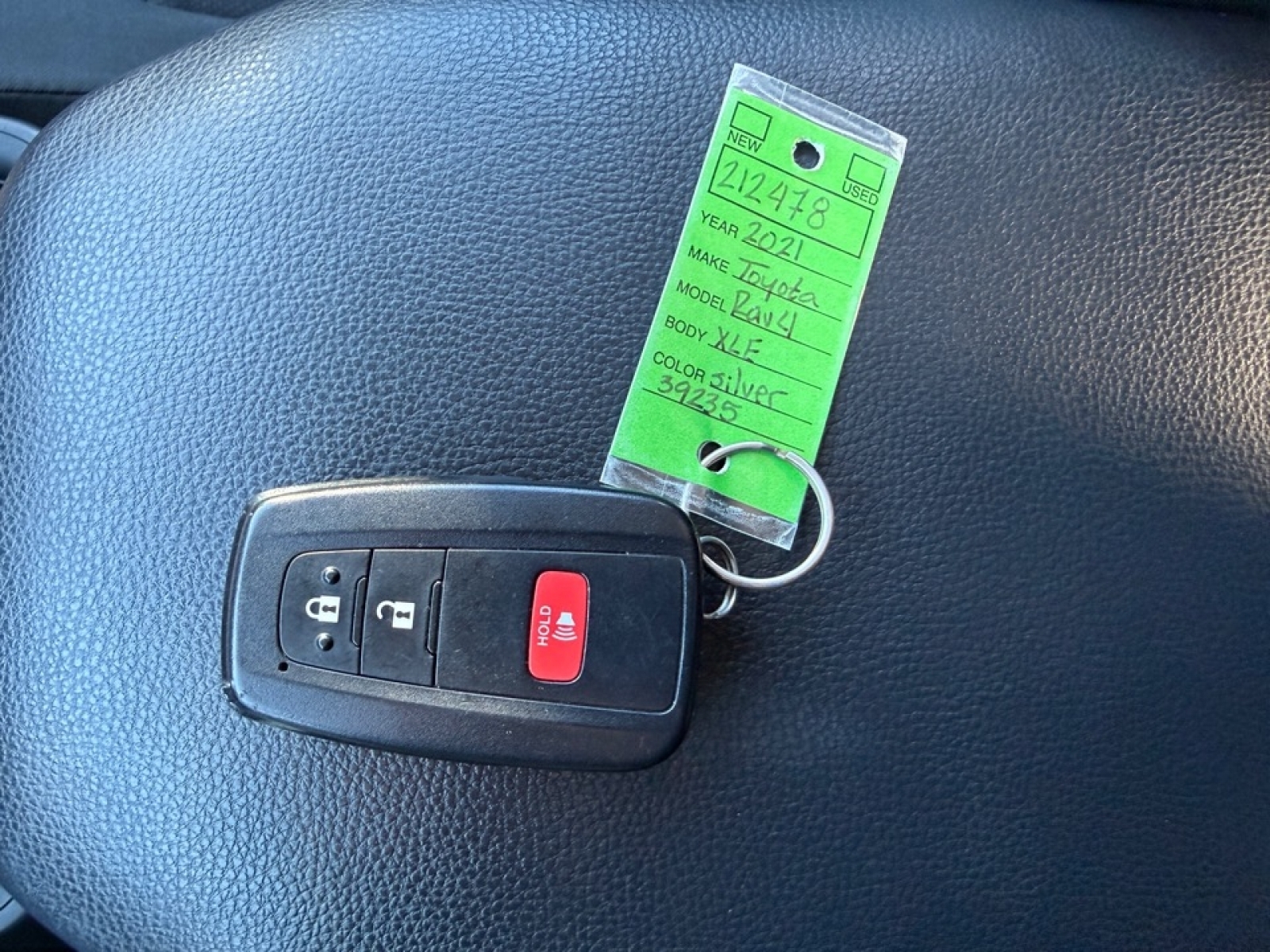 2021 Toyota RAV4 XLE, 39235, Photo