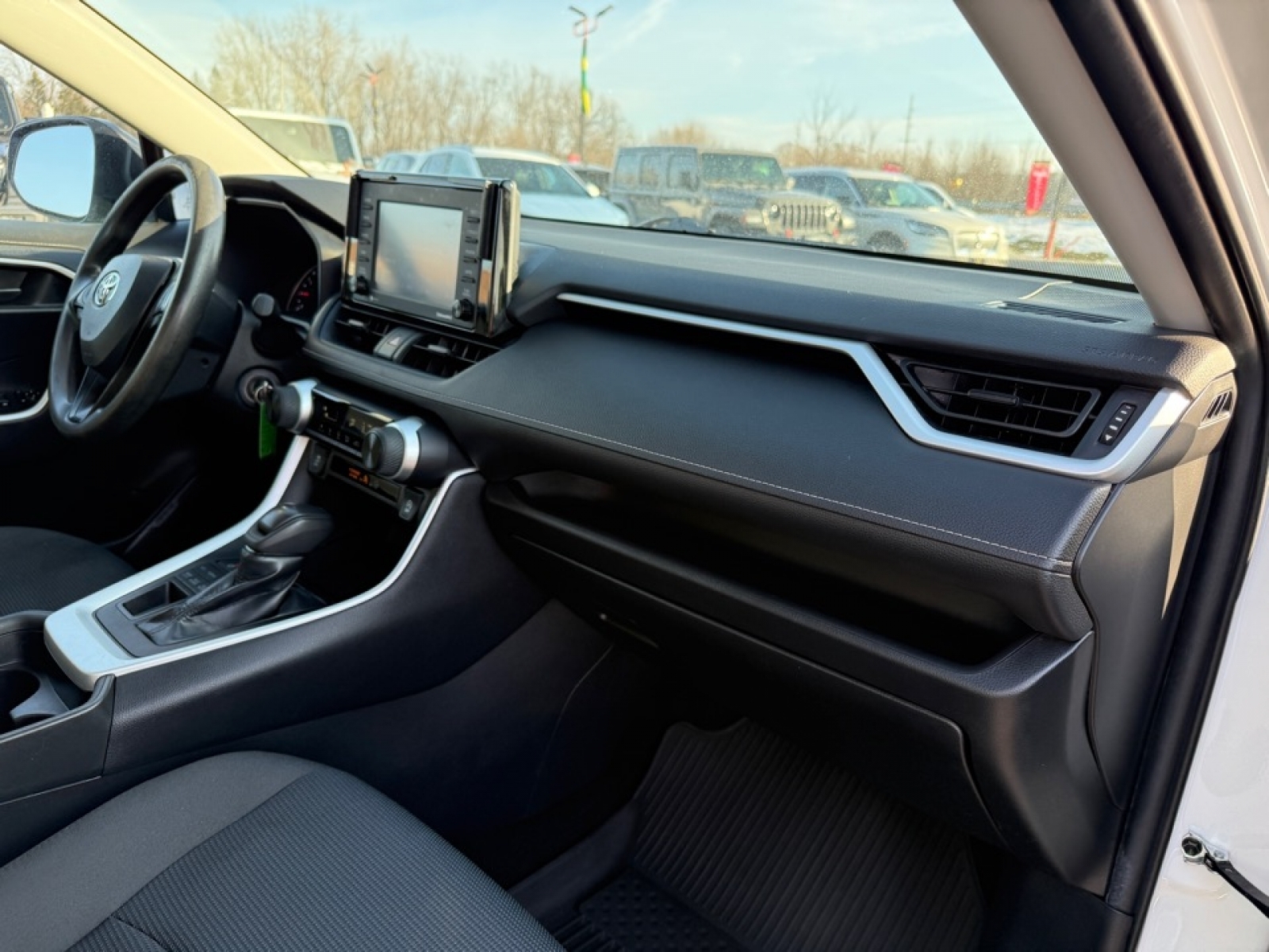 2021 Toyota RAV4 LE, 39321, Photo