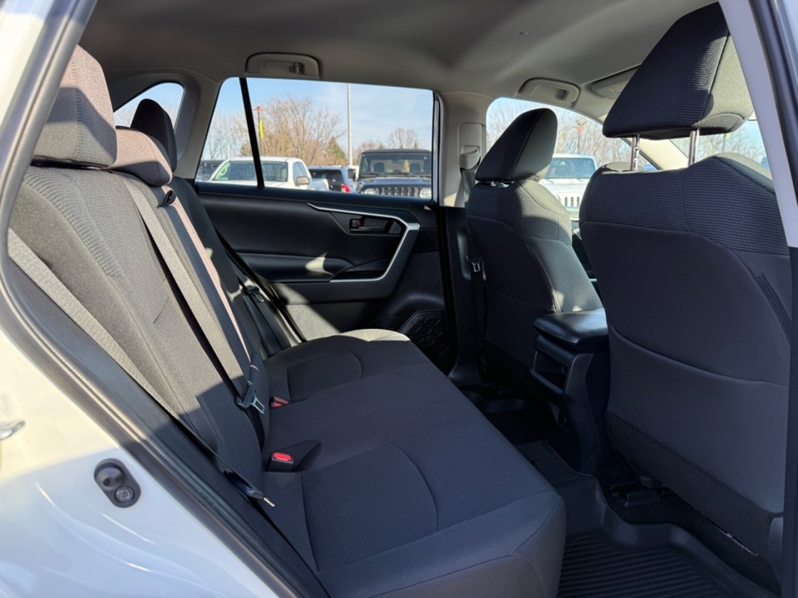 2021 Toyota RAV4 LE, 39321, Photo