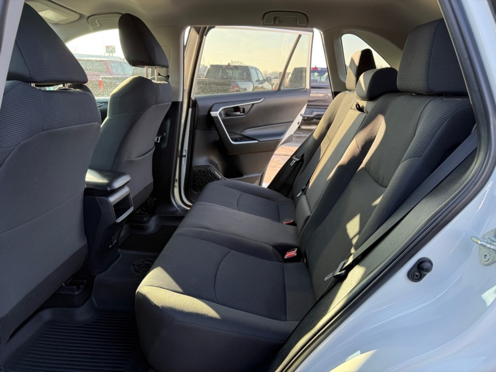 2021 Toyota RAV4 LE, 39321, Photo