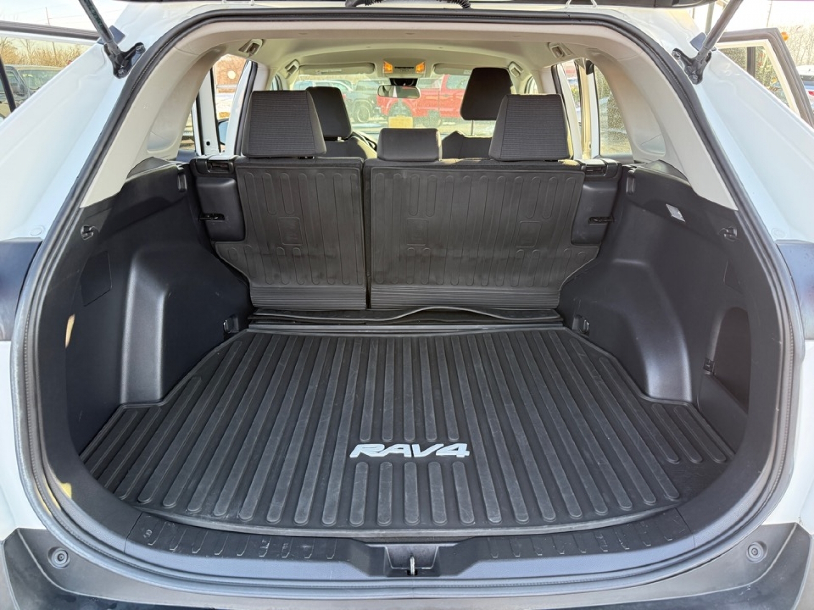 2021 Toyota RAV4 LE, 39321, Photo