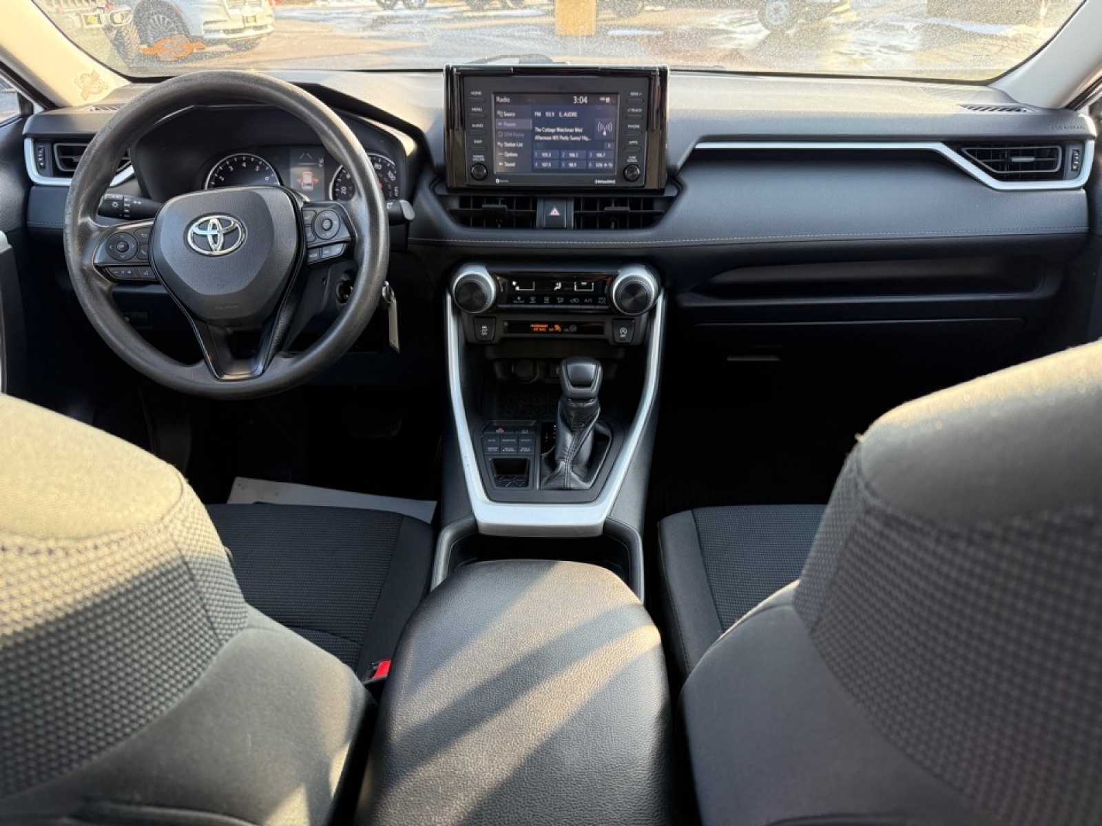 2021 Toyota RAV4 LE, 39321, Photo