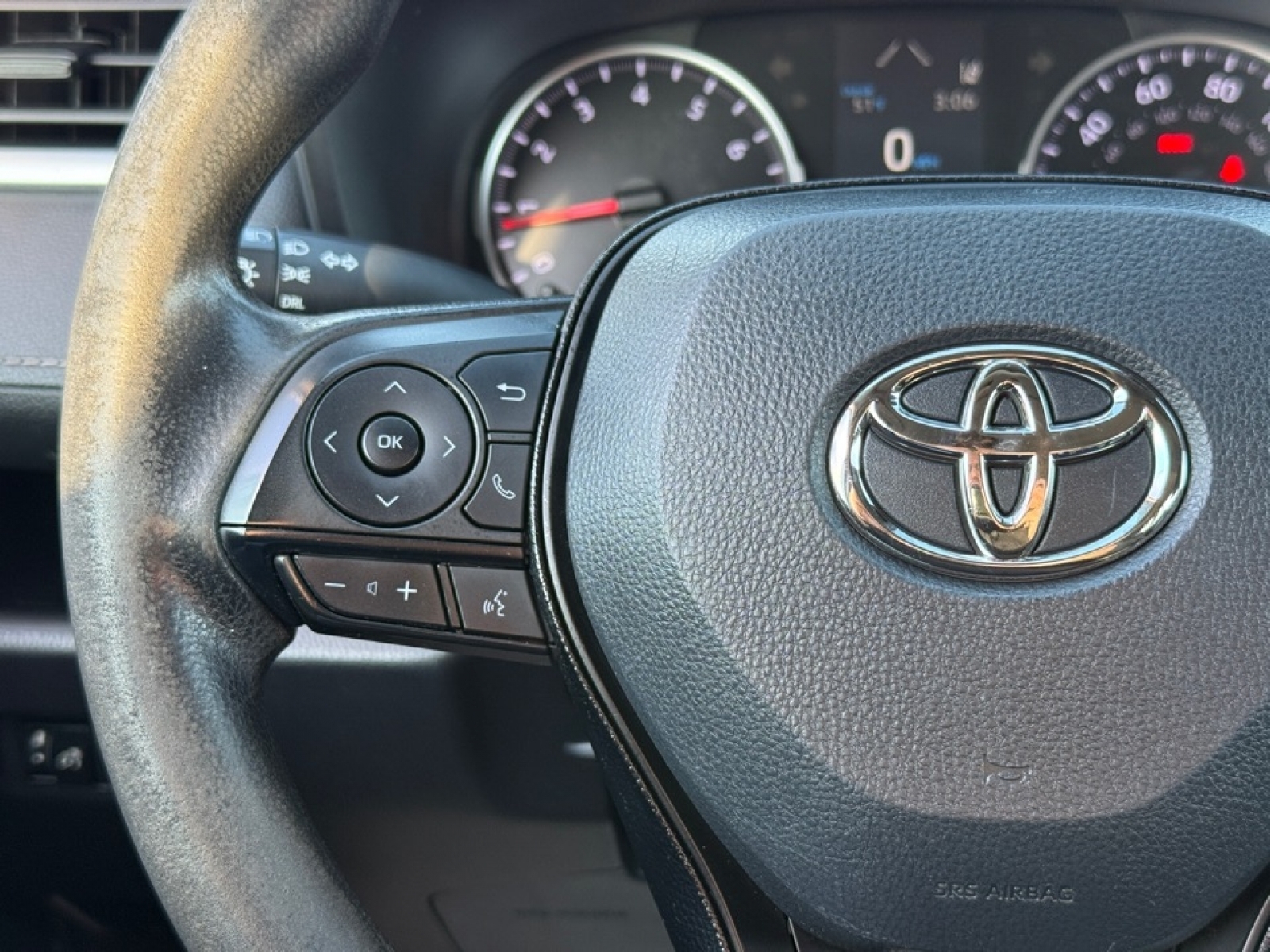 2021 Toyota RAV4 LE, 39321, Photo