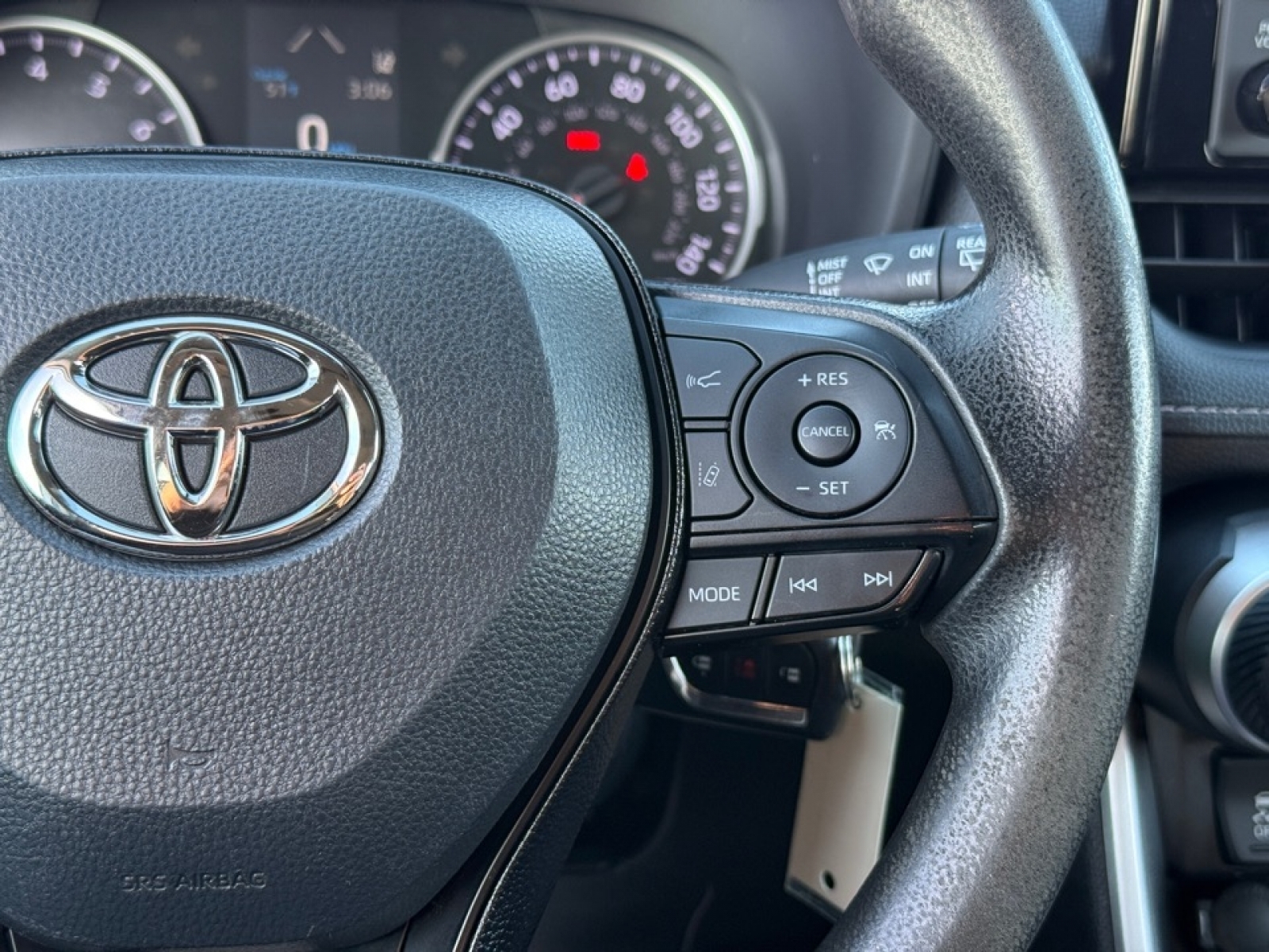 2021 Toyota RAV4 LE, 39321, Photo