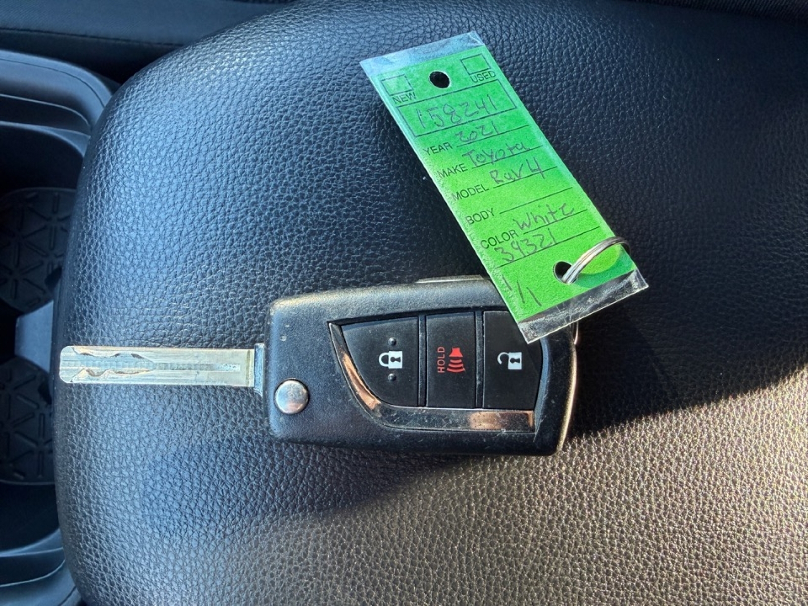 2021 Toyota RAV4 LE, 39321, Photo