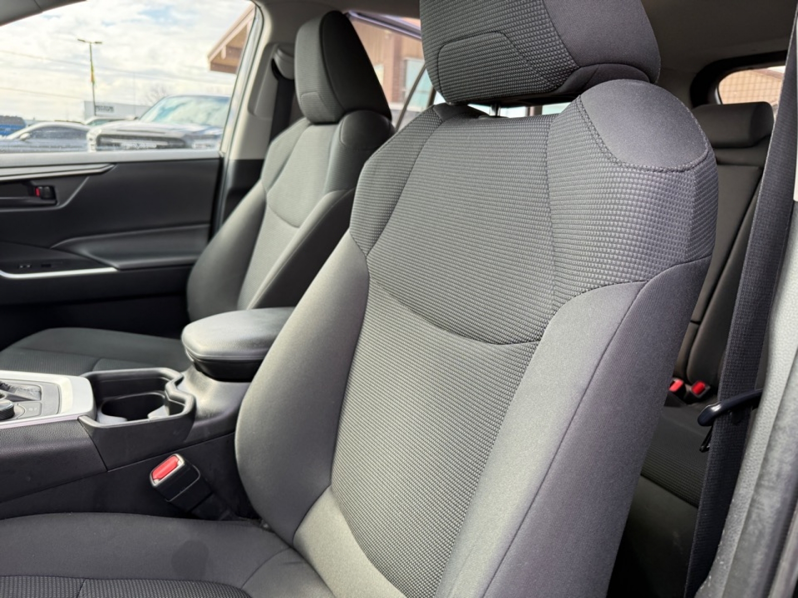 2021 Toyota RAV4 Hybrid LE, 39616, Photo