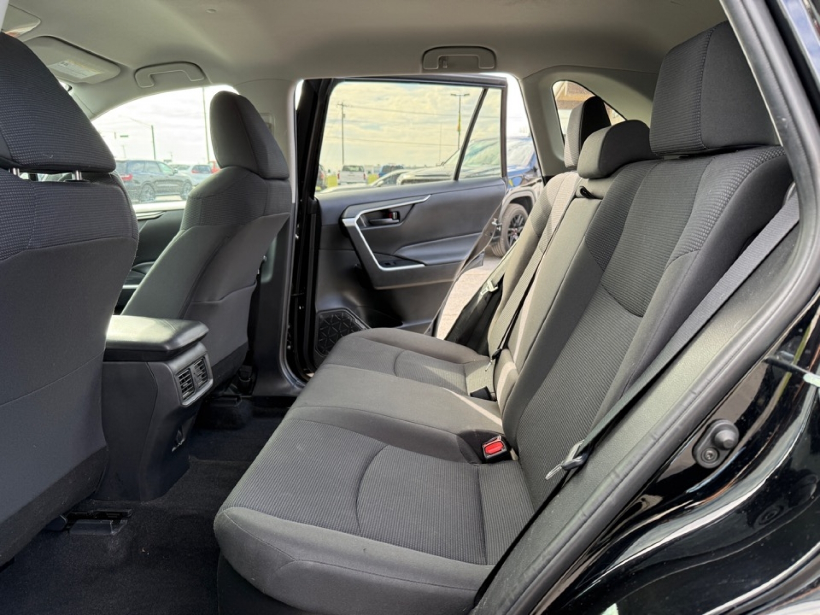 2021 Toyota RAV4 Hybrid LE, 39616, Photo