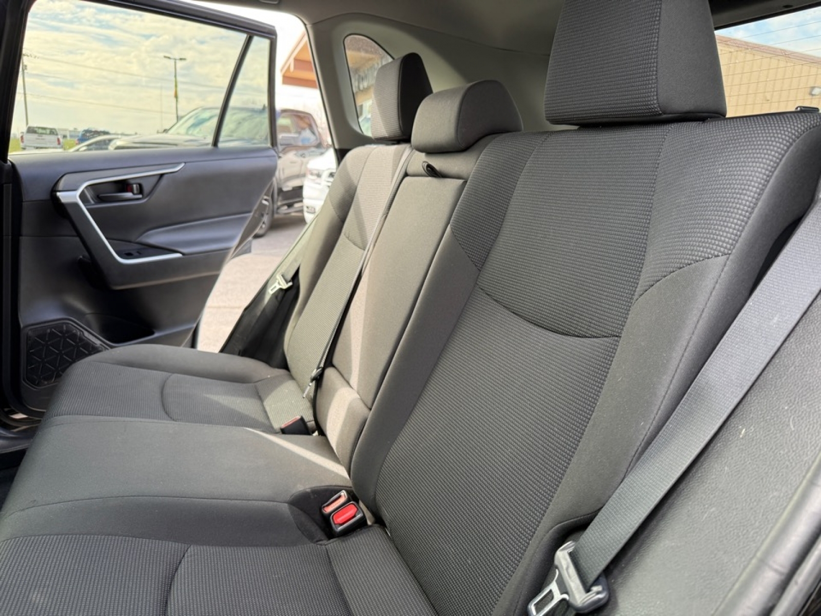 2021 Toyota RAV4 Hybrid LE, 39616, Photo