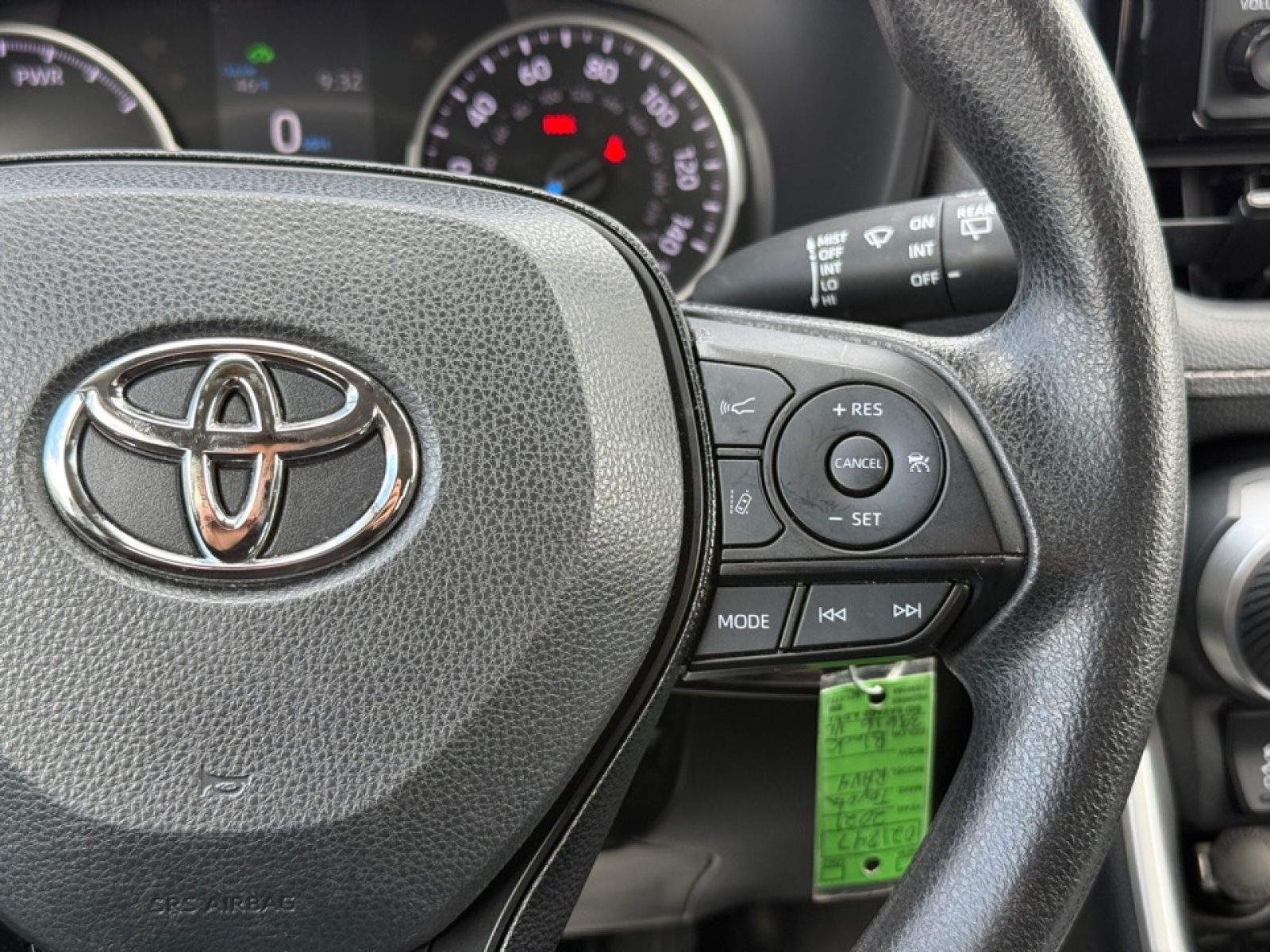 2021 Toyota RAV4 Hybrid LE, 39616, Photo