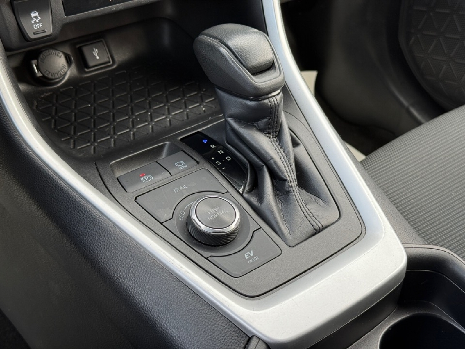 2021 Toyota RAV4 Hybrid LE, 39616, Photo