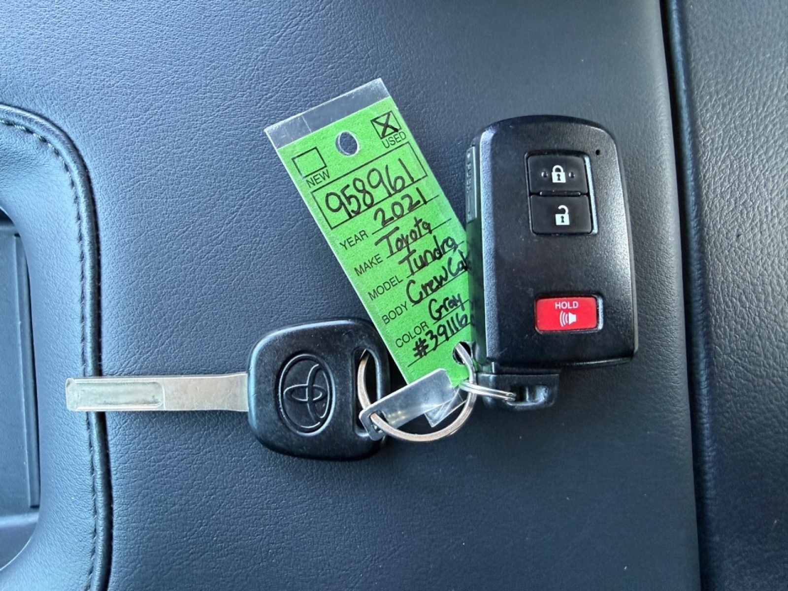 2021 Toyota Tundra Platinum, 39116, Photo