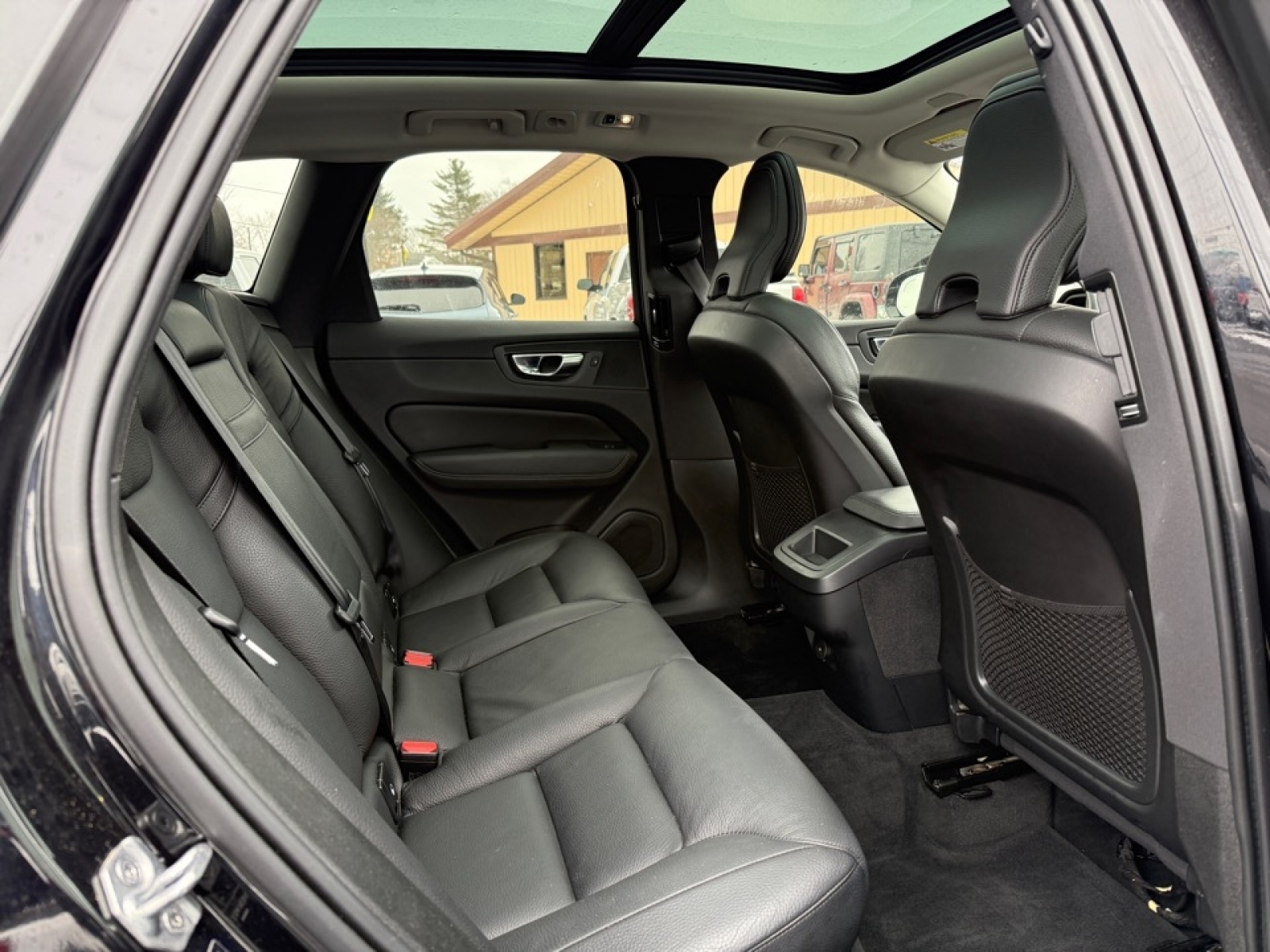 2021 Volvo XC60 T5 Momentum, 39452, Photo