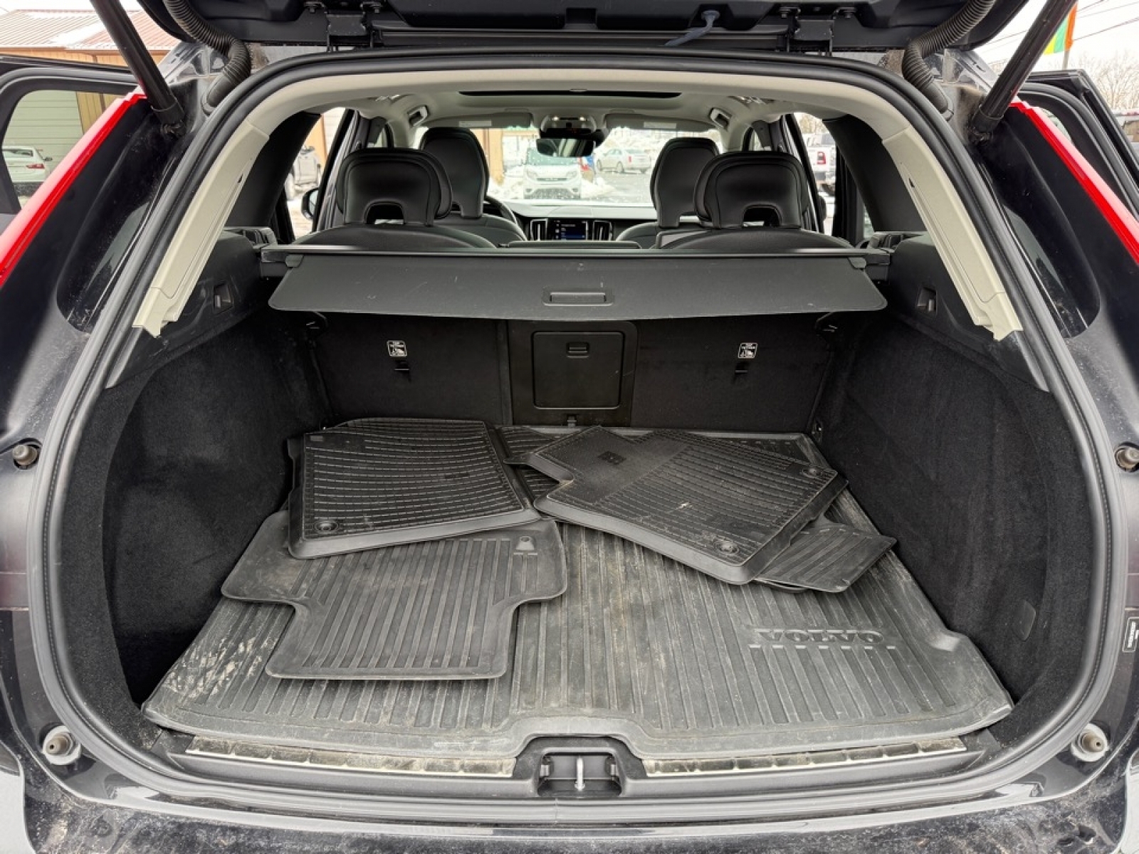 2021 Volvo XC60 T5 Momentum, 39452, Photo