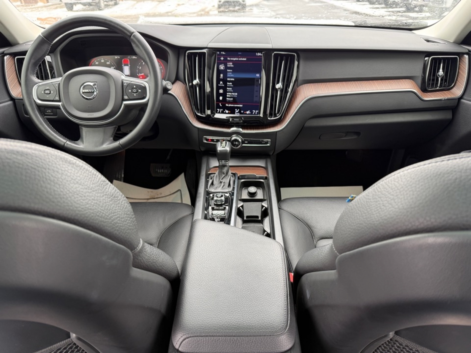 2021 Volvo XC60 T5 Momentum, 39452, Photo