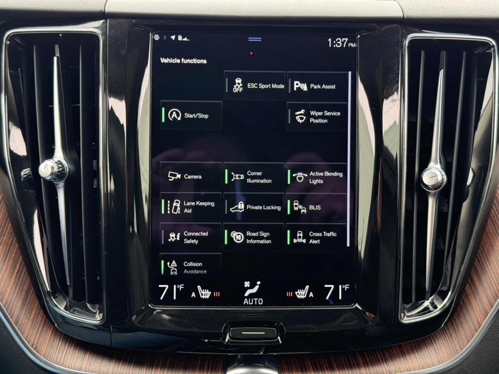 2021 Volvo XC60 T5 Momentum, 39452, Photo