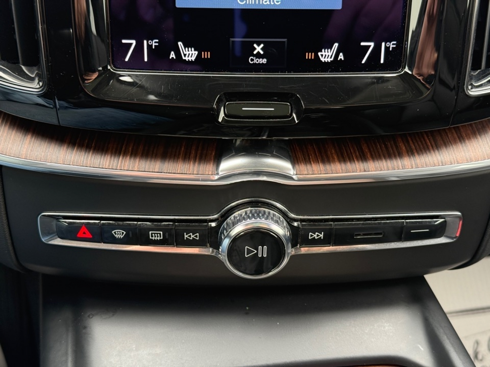 2021 Volvo XC60 T5 Momentum, 39452, Photo