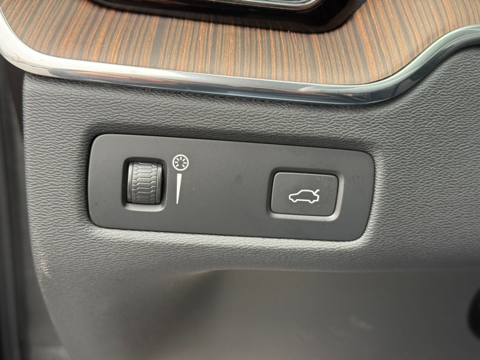 2021 Volvo XC60 T5 Momentum, 39452, Photo