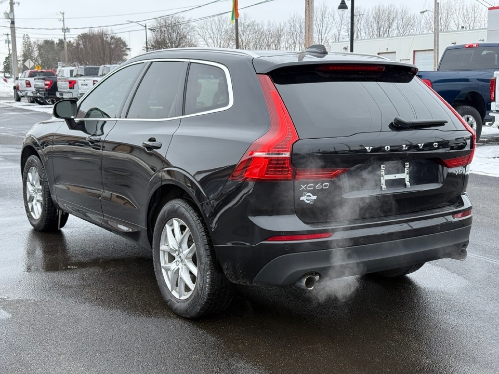 2021 Volvo XC60 T5 Momentum, 39452, Photo