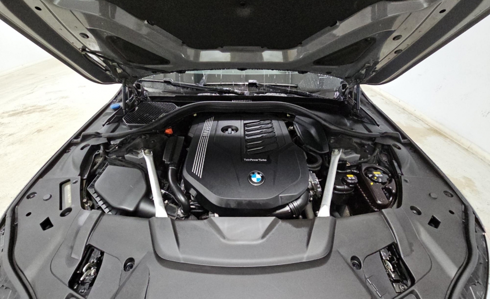 2022 BMW 740 i xDrive, 39709, Photo